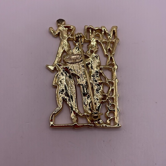 Vintage Gold Tone Signed Danecraft Mall Walker Brooch Pin - Picture 2 of 2